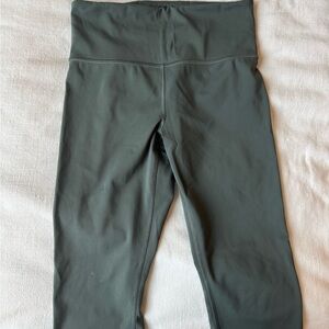 Athleta size S Elation Train 7/8 Tight